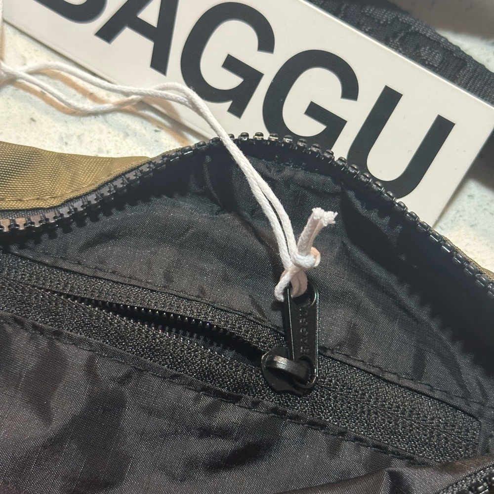 New! BAGGU Crescent Fanny Pack / sling bag in seaweed - new with tags! - Picture 14 of 16